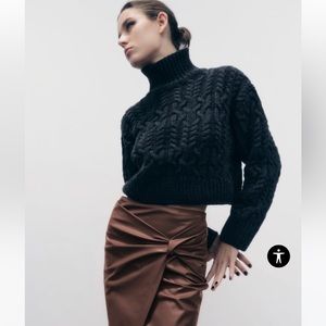 FAUX LEATHER KNOTTED SKIRT